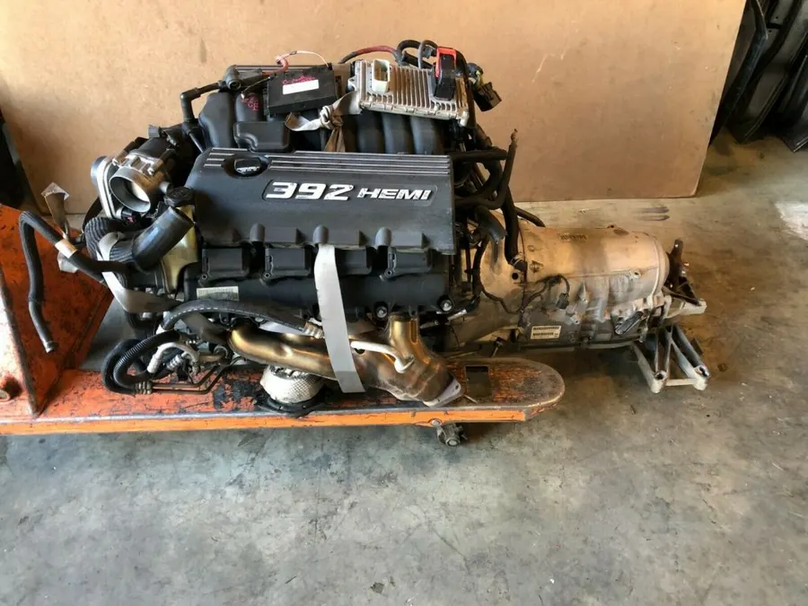 DODGE-CHALLENGER-SRT-392-HEMI-6.4L product image
