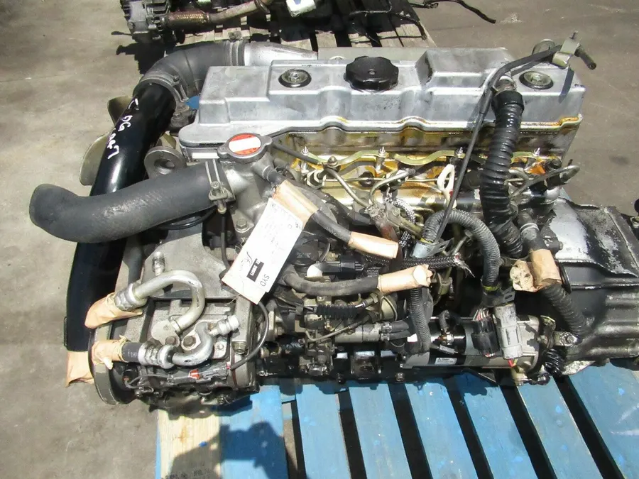 JDM 2000 Mitsubishi Canter 4M40 2.8L Diesel Engine 5 Speed Manual Transmission product image