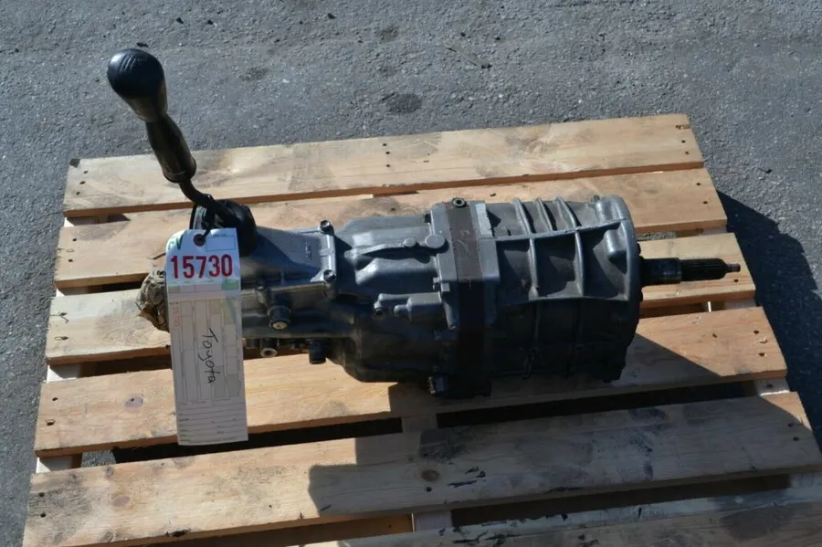 Toyota Hilux 5L 3L 2L Diesel 4×2 5-Gang-Schaltgetriebe product image
