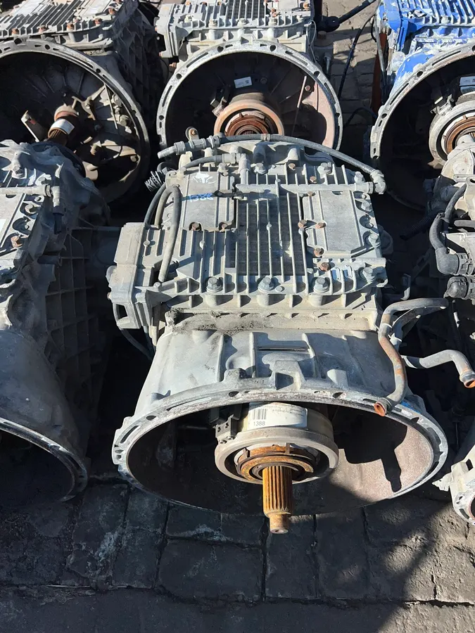 VOLVO AT2512C GEARBOX product image