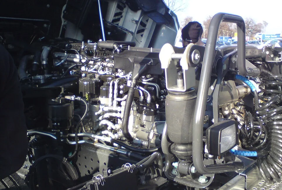 Mercedes-Benz OM471 Engine product image